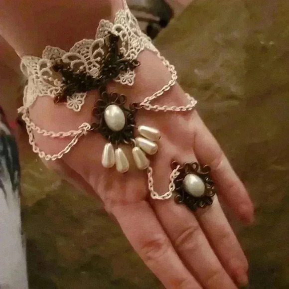 Lace bracelet and ring. - Picture 3 of 3